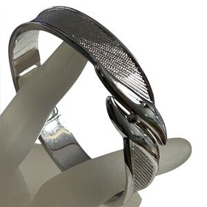 Monet Hinged Bangle Bracelet Retro Style Silver Tone 6.5” Solid & Textured Vtg